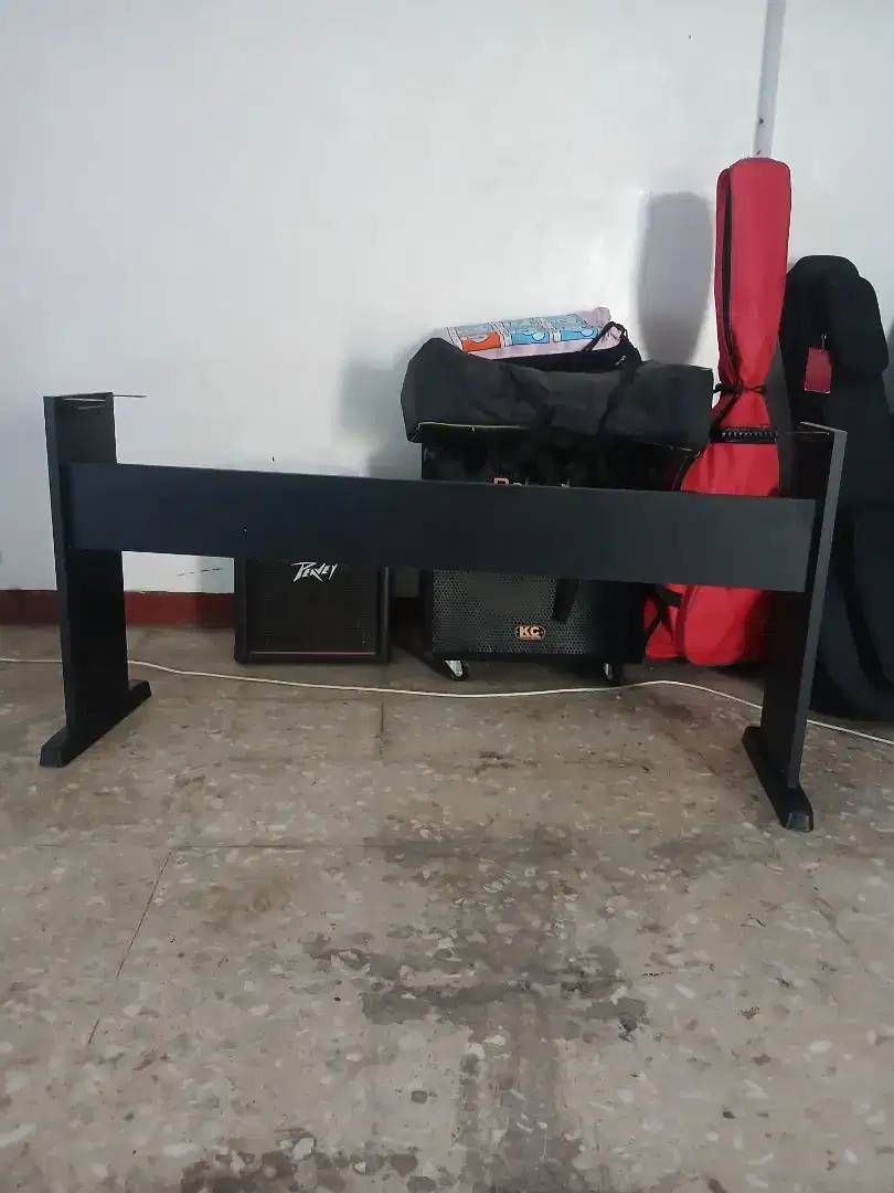Dijual meja kayu portable untuk keyboard 7 oktaf