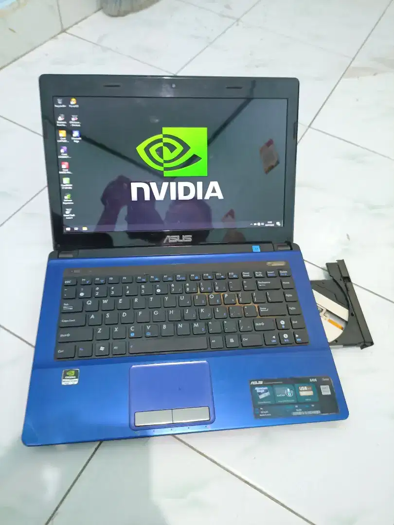 Laptop Asus Core i5 Ram 10GB gaming render no minus