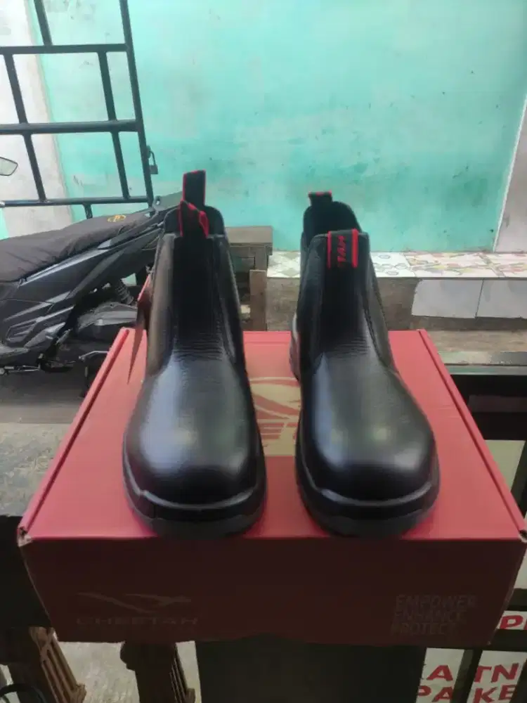 Sepatu safety ori