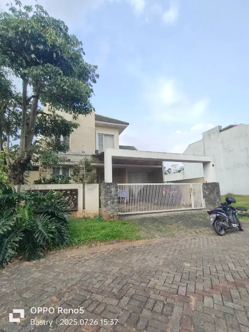 Strategis! Rumah Araya Golf Lt 300