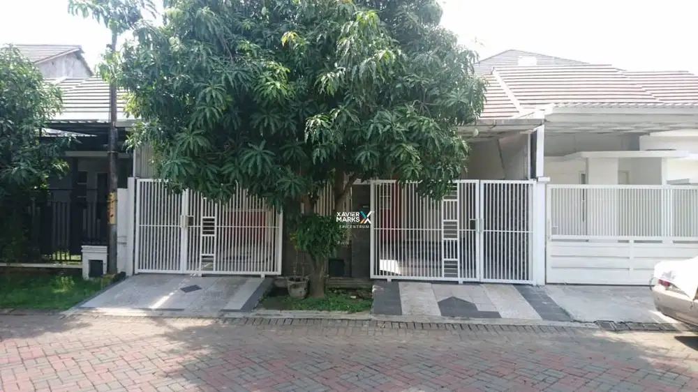 Rumah di Purimas Gununganyar di Jalan Boulevard selangkah ke MERR