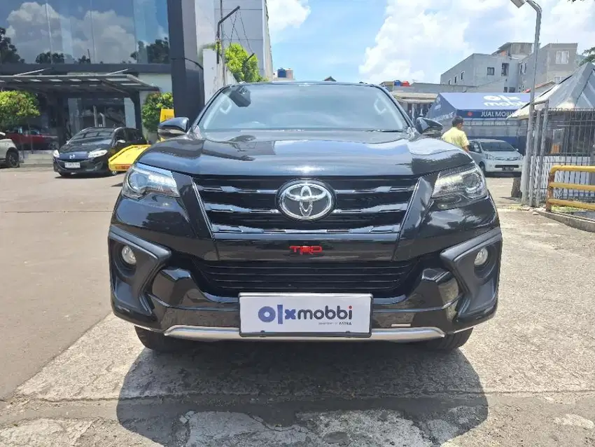 Toyota Fortuner  2.4 4x2 VRZ TRD Solar-AT 2019 Hitam