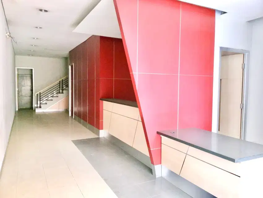 Disewakan ruko ex bank di rajawali mainroad 3 lantai