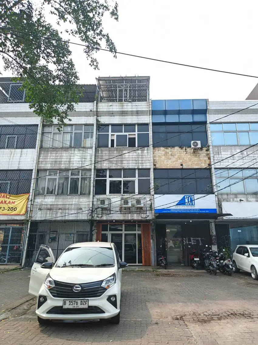 Ruko Komersil 3 Lantai Di Jl Ciputat Raya Pondok Pinang Jakarta Selata