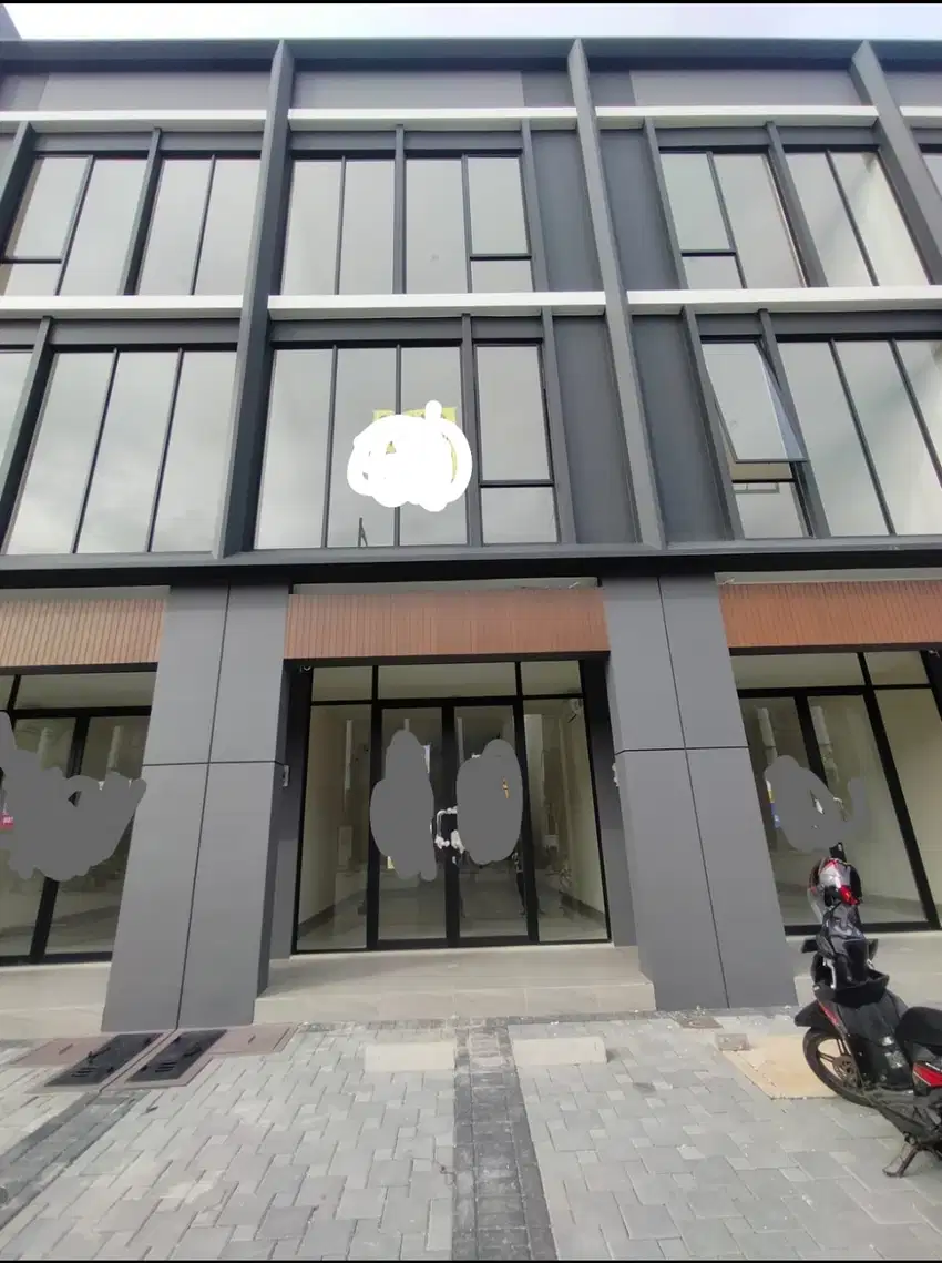Disewakan Ruko Baru Hampton 3 Lantai Gading Serpong