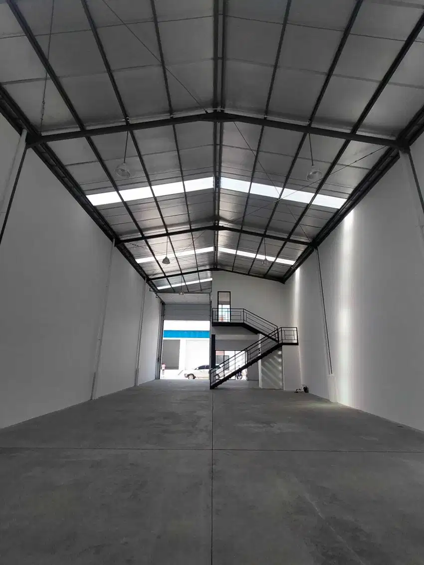Dijual Gudang Siap Usaha Dekat Tol Jatikarya Cibubur