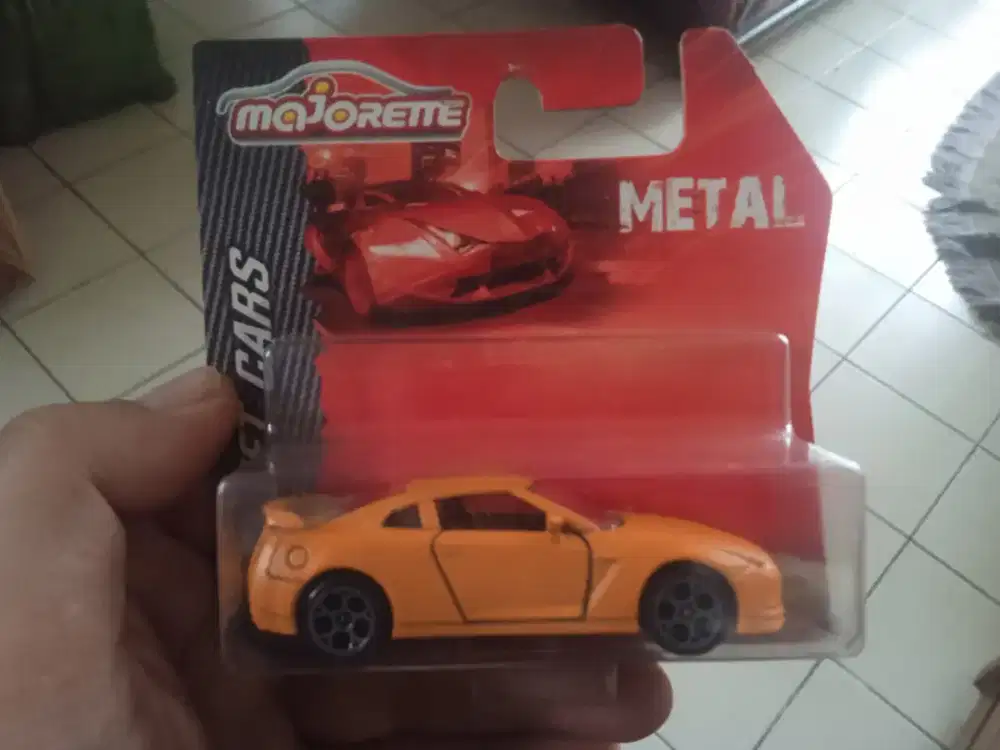 Majorette nissan skyline gtr r35 diecast