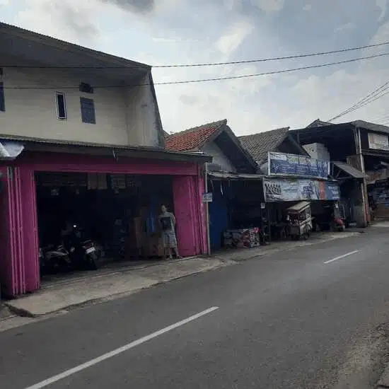 Ruko Dan Rumah Siap Huni Terletak Di Jalan Raya Cibubur S8813