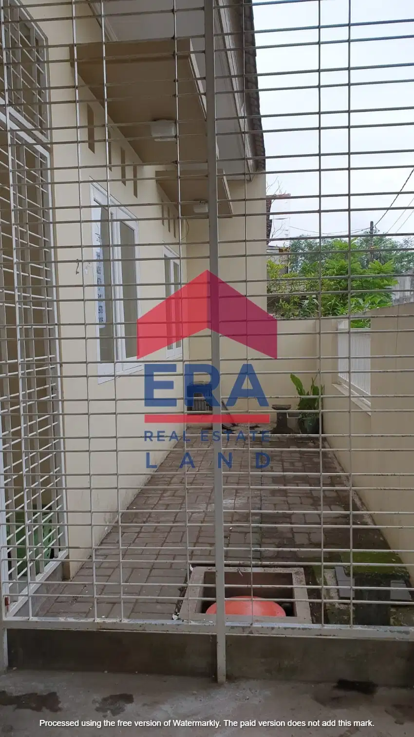 Dijual Rumah di Jalan Sentot Prawirodirjo, Jember