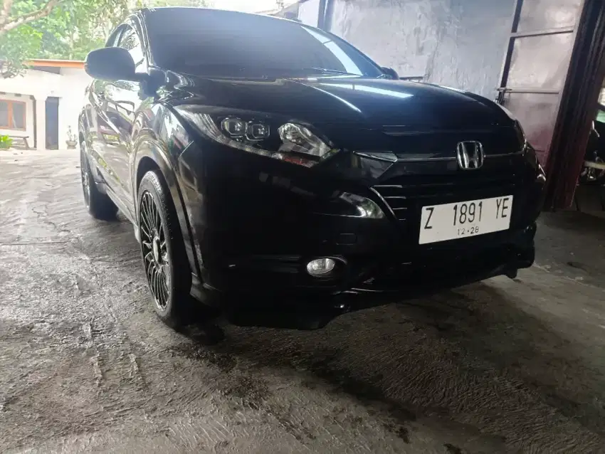 Bismillah numpang jual butuh Honda HR. V. RS. Prestige. No. Z. Hitam