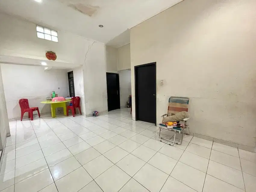 DHYANA RUMAH MURAH JELAMBAR UK 9x20m AKSES LEGA DI KOMPLEK DUTAMAS