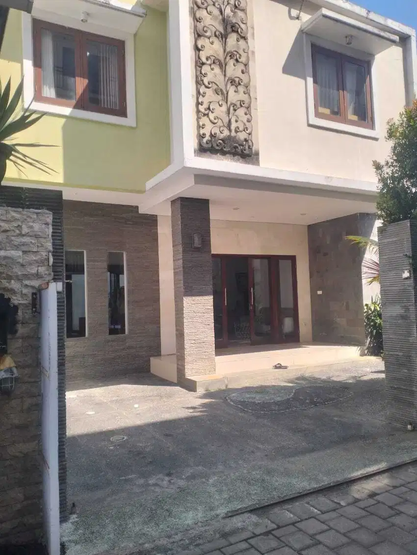 Villa Minimalis 2 Lantai Dekat Pantai Sanur