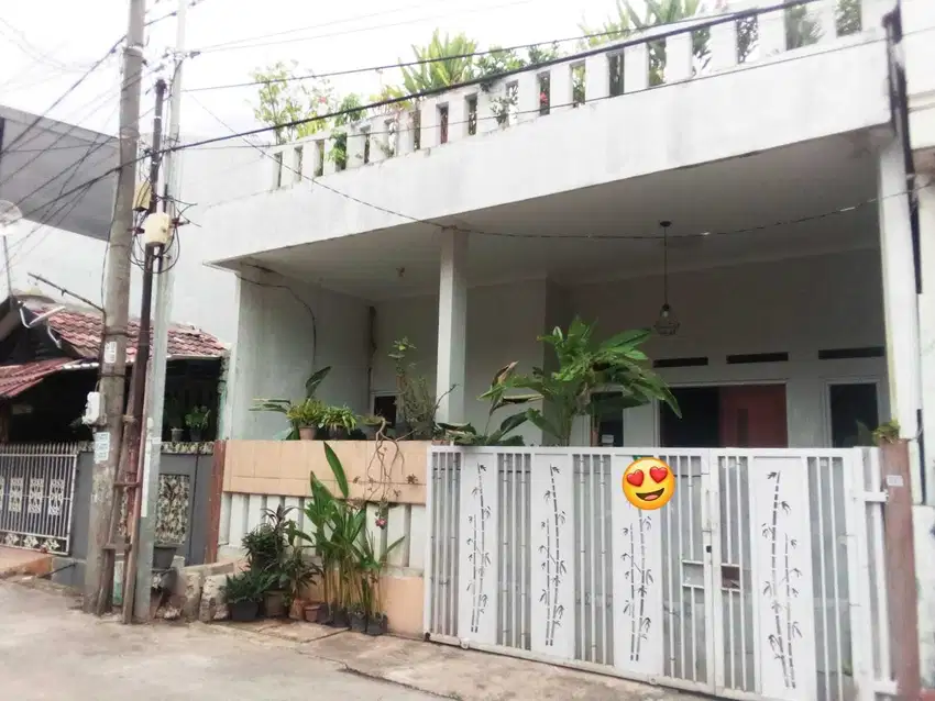 Dijual rumah siap huni 2 lantai di komplek Harapan Baru Kota Bekasi
