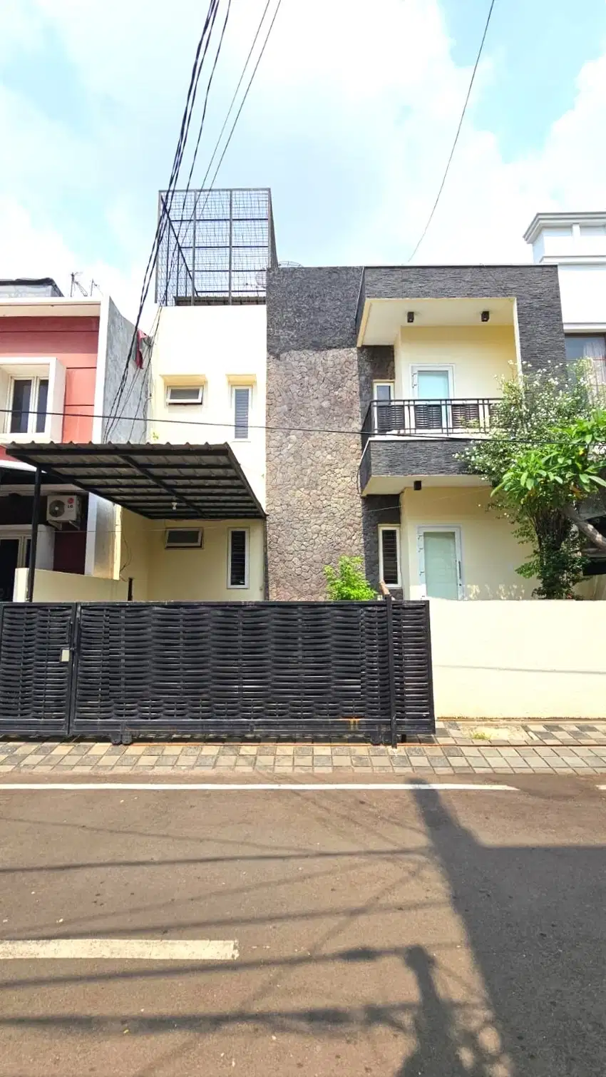 Rumah siap huni 170m type 3KT Kelapa Gading Jakarta Utara