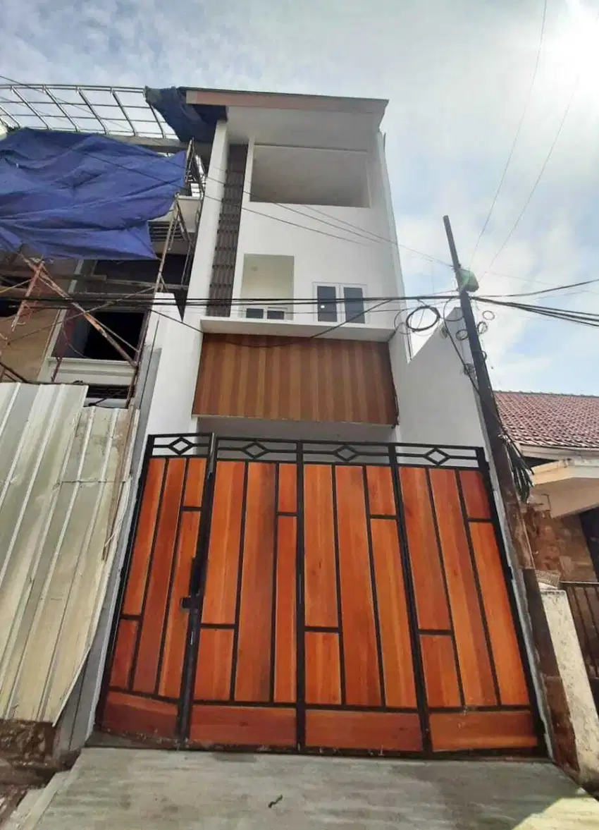 Dhyana rumah baru tomang uk 4.25x16m strategis tidak banjir