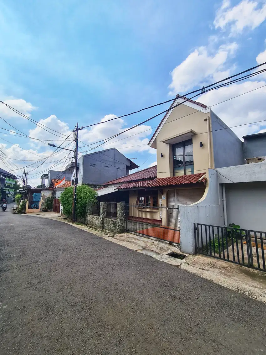 LEBAR 12 - Bs Split jadi 2 Unit lagi. Rumah Dijual Kalibata - NEGO