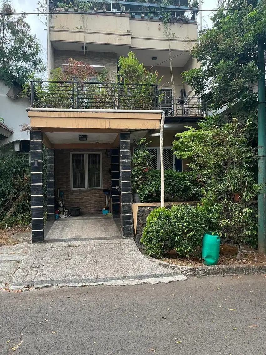 Rumah Bagus 2 Lantai Siap Huni Di Cluster Meadow Green Lippo Cikarang