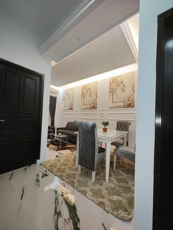 Rumah clasik eropa 2,5 lt dkt lrt/tol cibubur