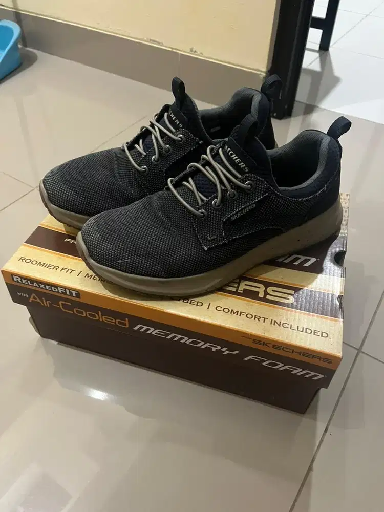 Sketchers sepatu pria