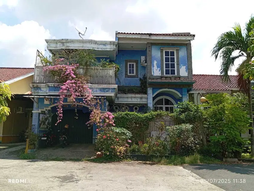 Rumah di komplek Demang Azzar jalan Demang lebar Daun.