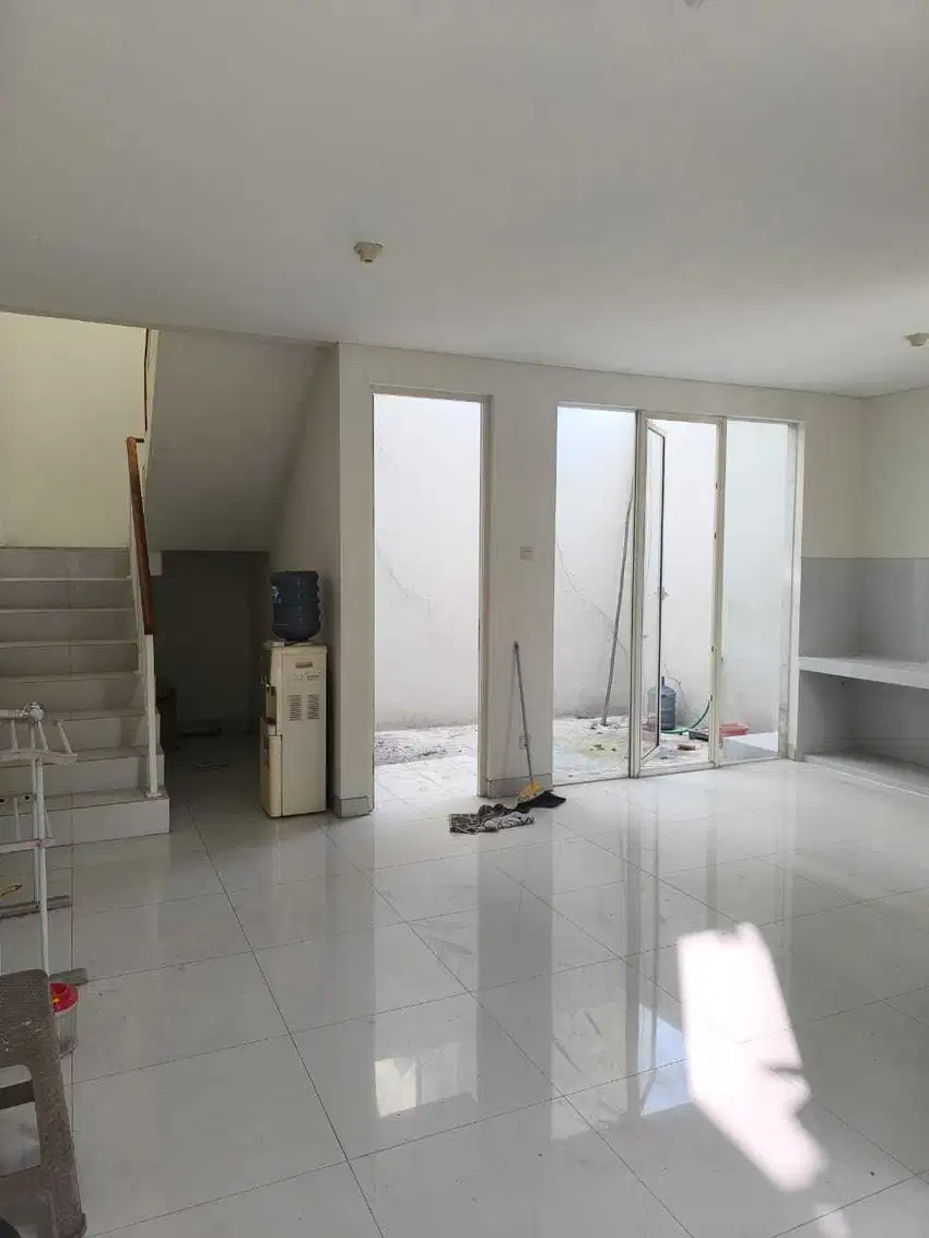 Dijual Rumah Semi Furnish Royal Residence Cluster Harewood