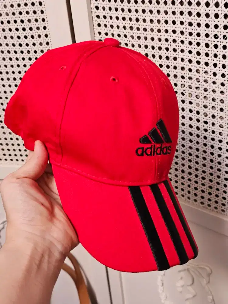 Topi baseball adidas unisex merah