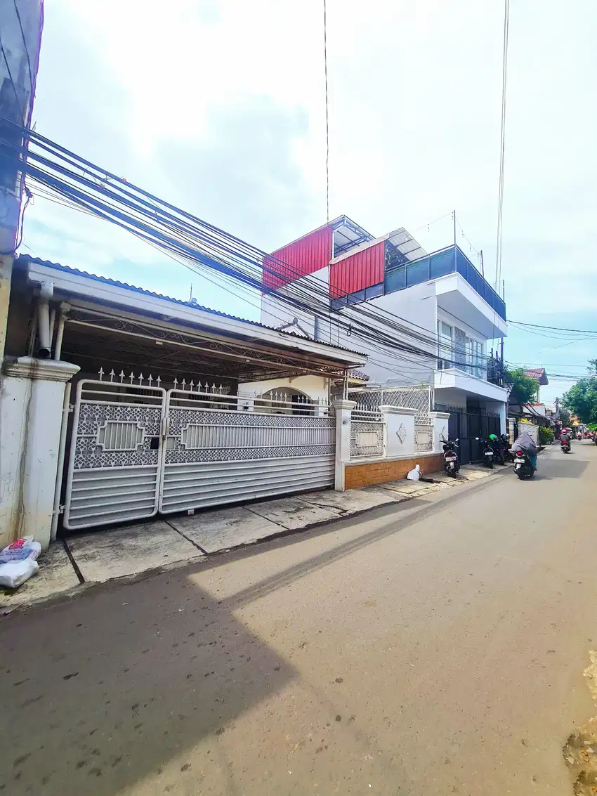 MURAH! SUPER NEGO! Tanah Luas, Jalan Utama. Rumah Pejaten Timur dijual