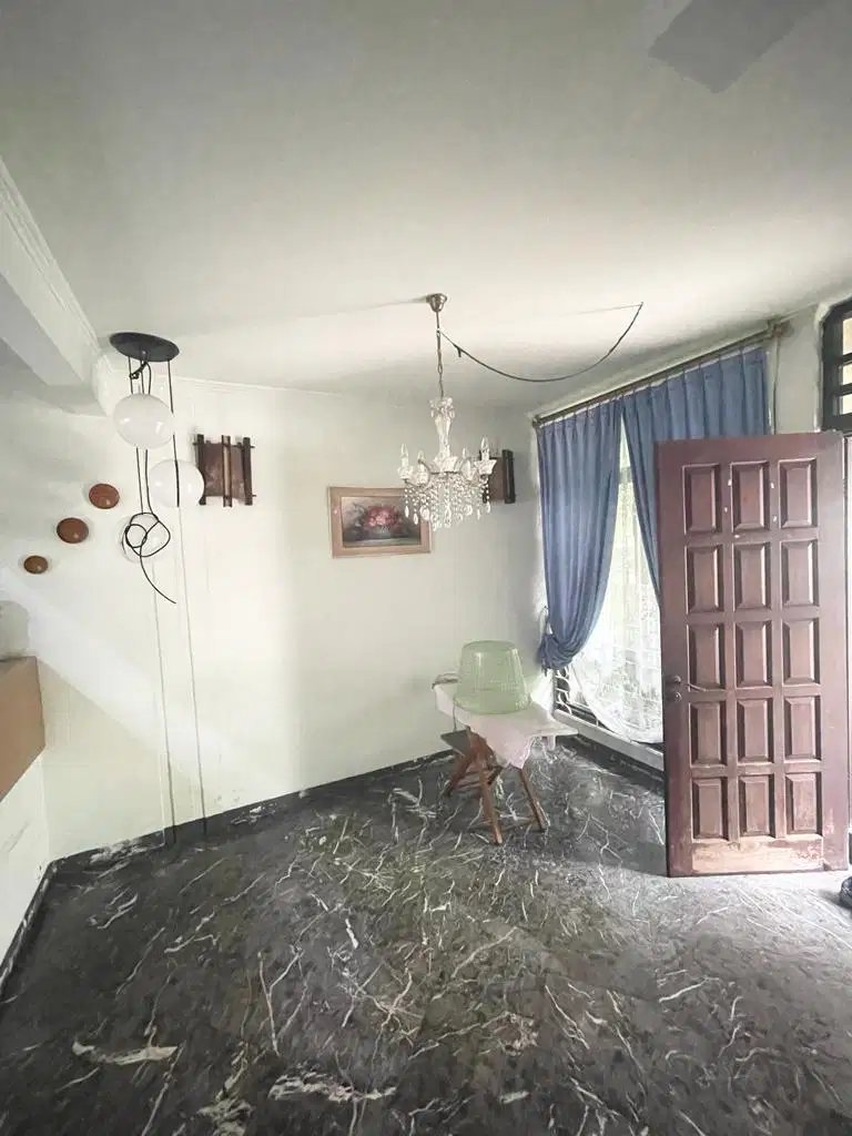 Dhyana rumah jelambar uk 14x15m shm strategis di komplek kavpolri