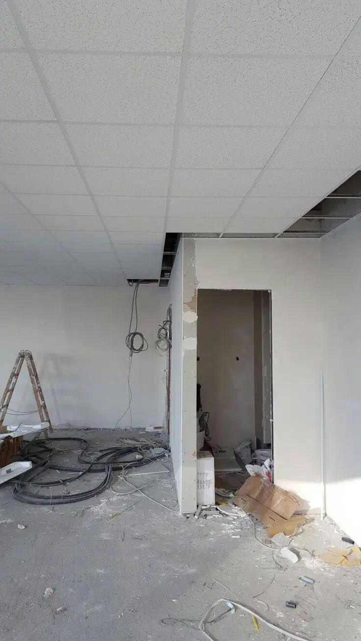 Tukang Pasang Plafon Partisi Jasa Wall Moulding Sekat PVC GRC Gypsum