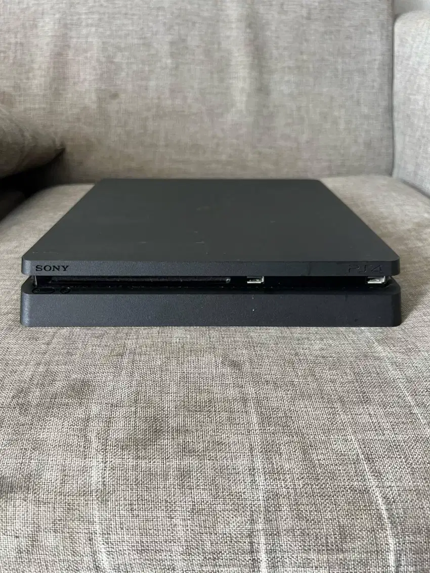 PS4 Slim Fullset Mulus | 2 Stick | Siap COD Grandwisata Bekasi