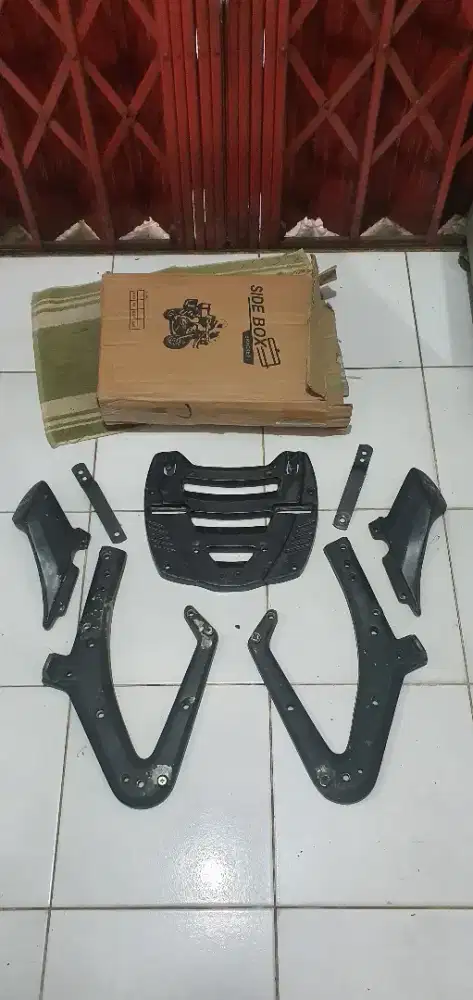 Givi WingRack 1. Kuat, klasik buatan lokal