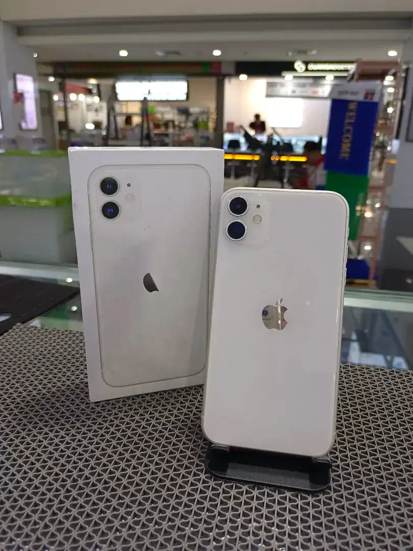 Iphone 11 128 Ibox like new Bh 100