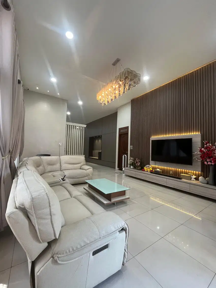 Dijual Lux Siap Huni Dengan Perabot Di Jl Cemara