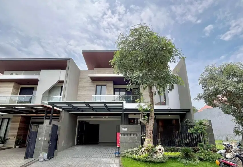 Rumah 2 Lantai Baru Furnished HGB di Citraland Utama