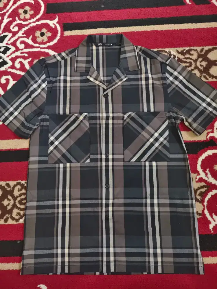 ZARA KEMEJA LENGAN PENDEK