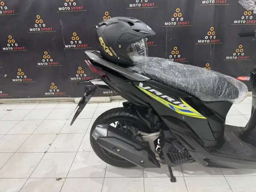 Free HELM HONDA New VARIO 125 2023
