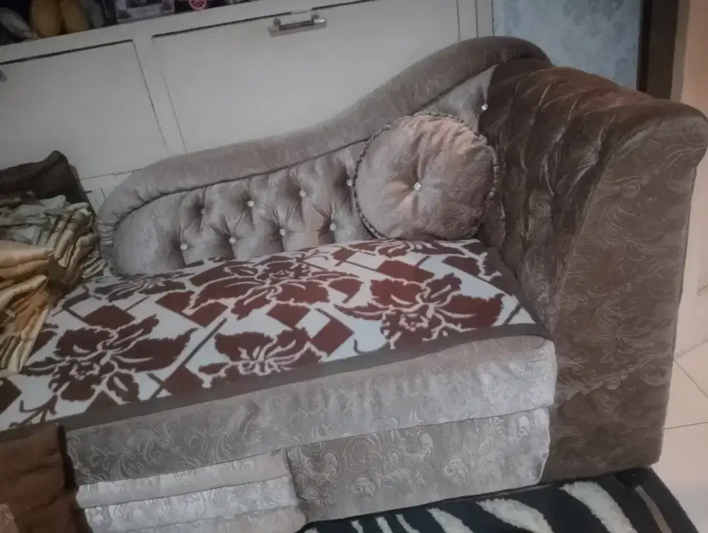Sofa second warna coklat