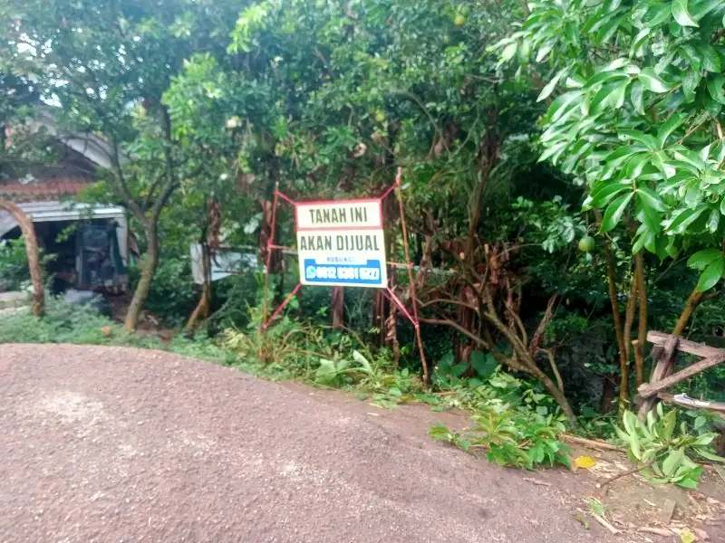 Tanah pinggir jalan dekat pusat ekonomi tugu Cimaung