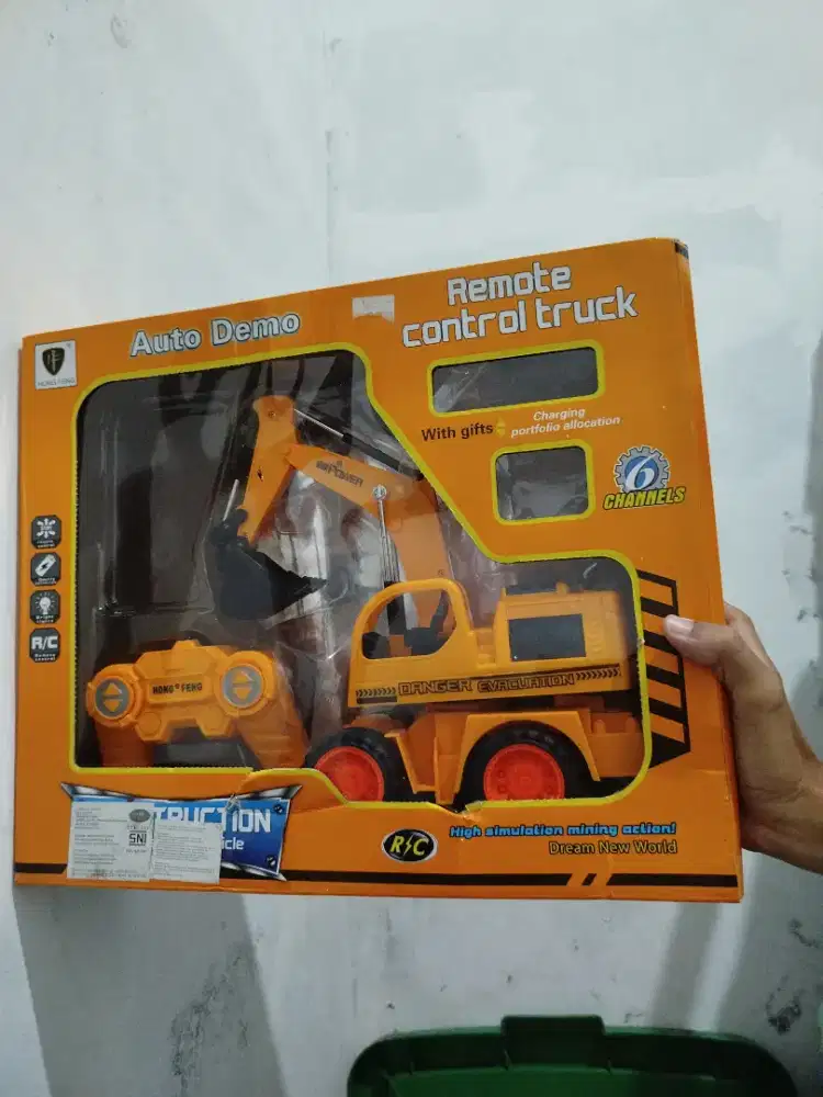 Remote control traktor