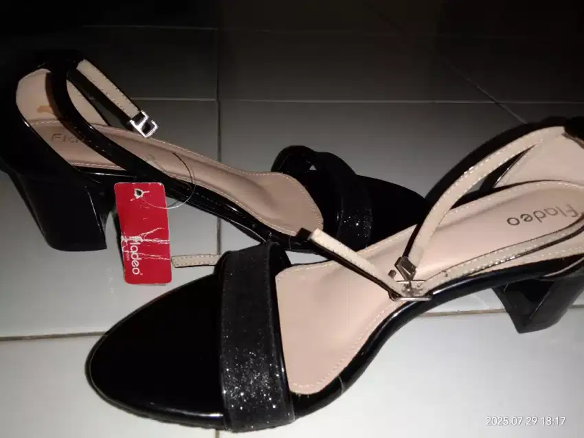 Sepatu heels fladeo