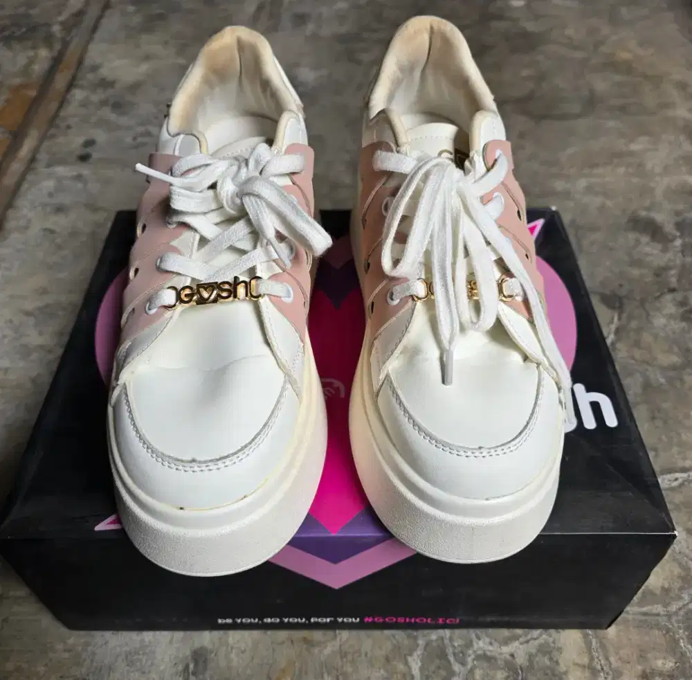 Sepatu Wanita Gosh