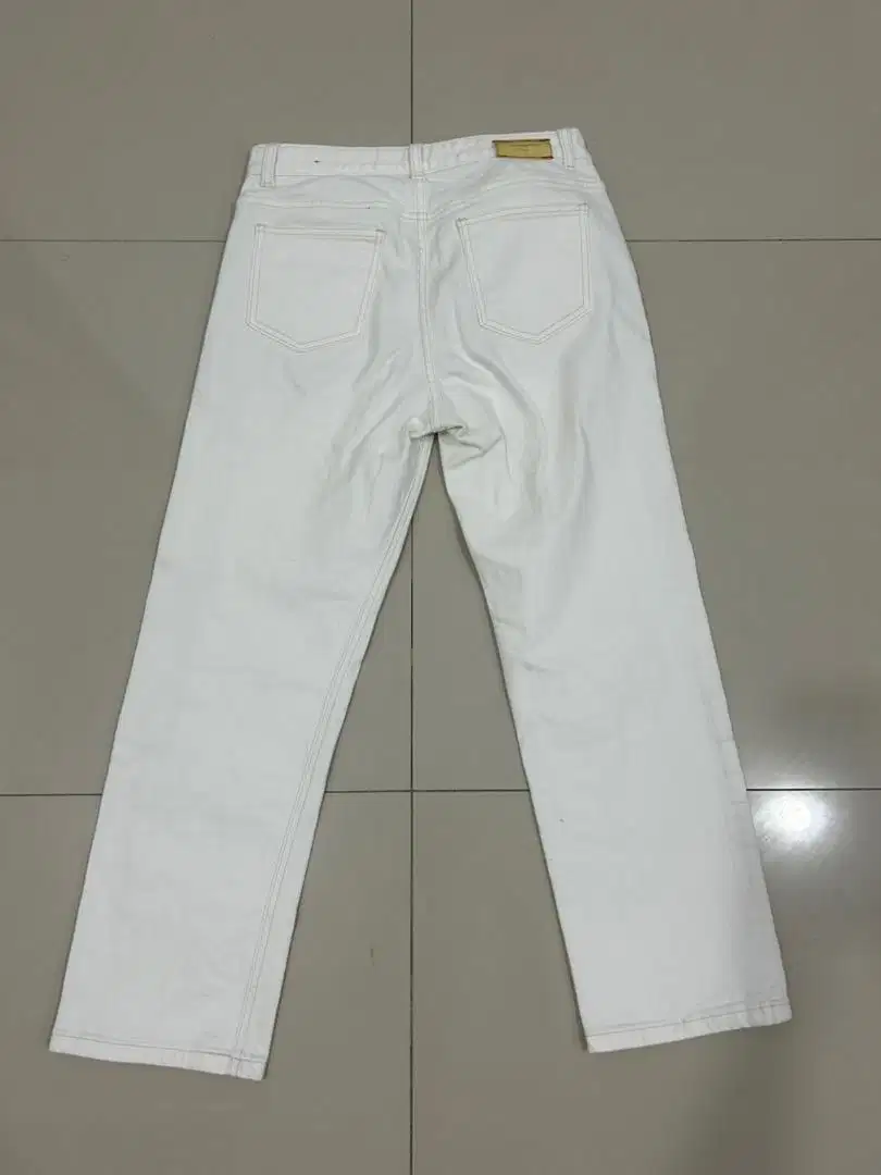 jean warna putih