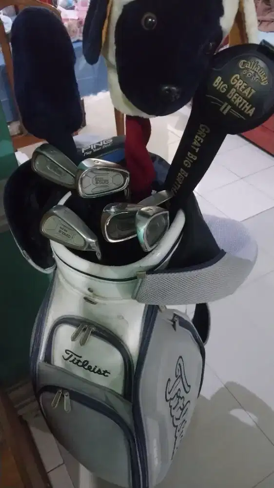Di jual 1 set peralatan stick golf