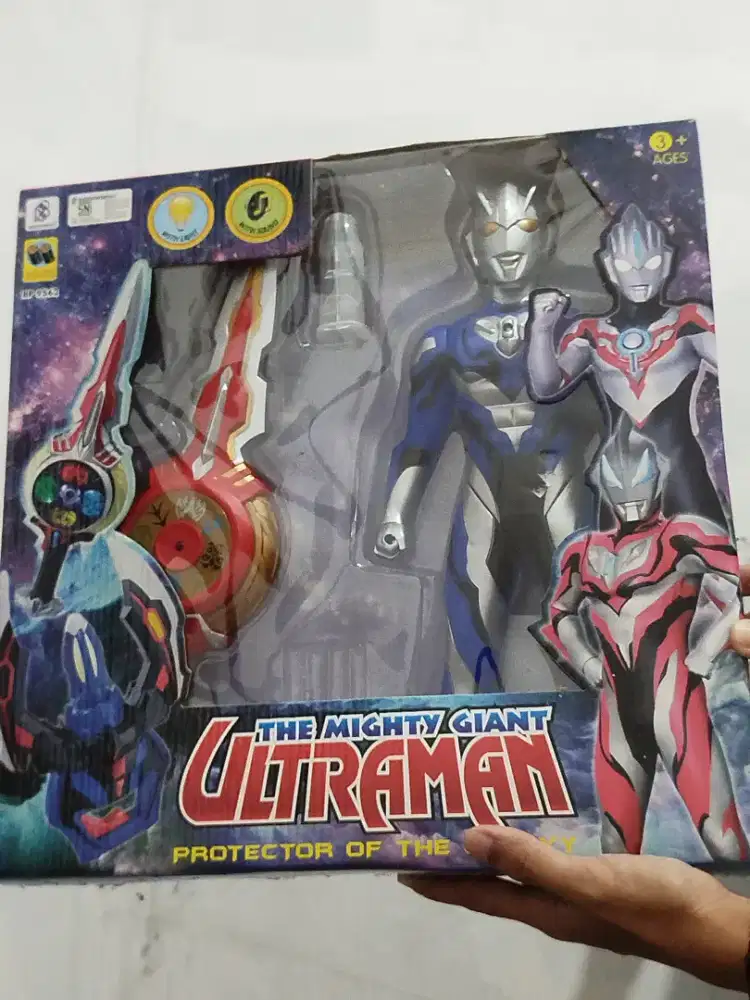 Mainan Robot ultraman