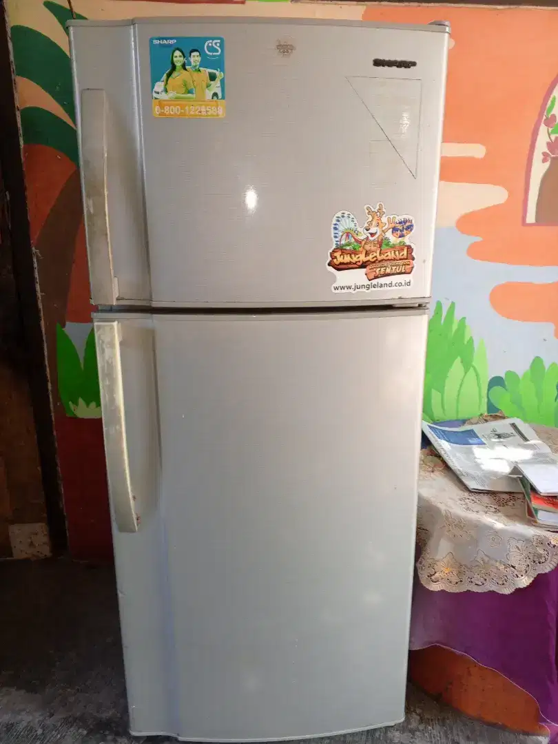 Kulkas 2 pintu sharp nego tipis