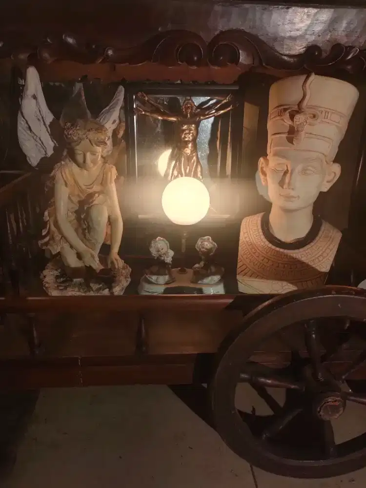 Borongan Patung Antik