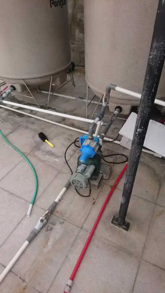 Tukang ledeng dan pompa air