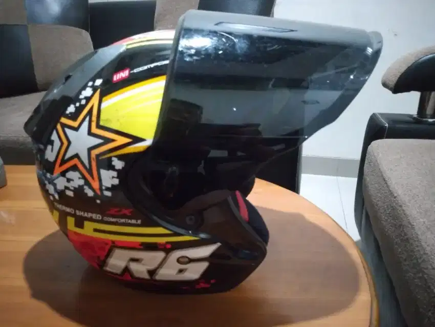 Dijual, Helm NHK R6