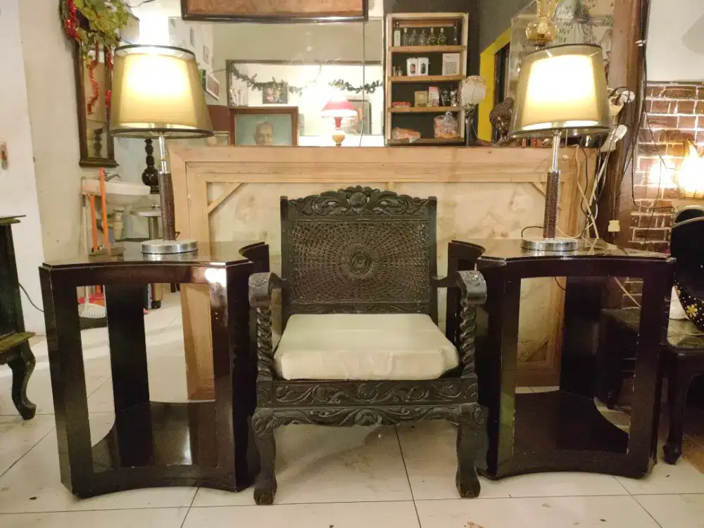 2 nakas, 1 Kursi, (lampu sold)