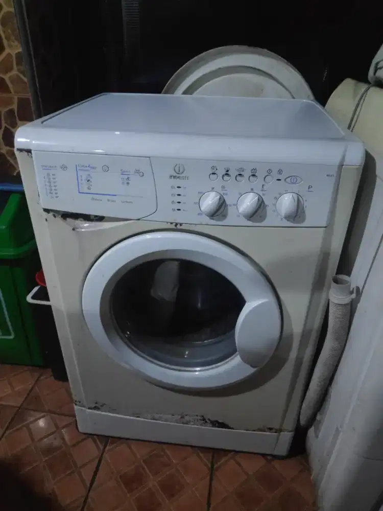 Mesin Cuci Indesit Bekas WIL 85